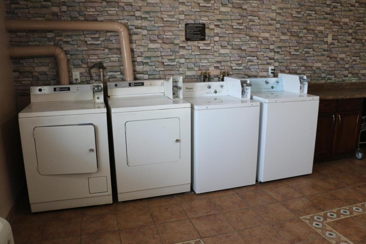 Amber Inn Le Mars エクステリア 写真